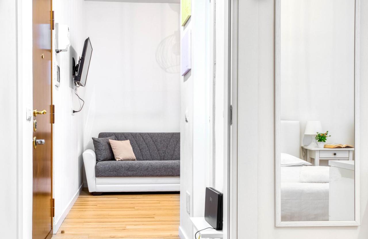 Joivy Warm And Inviting Flat With Balcony Apartment Milan Exterior photo